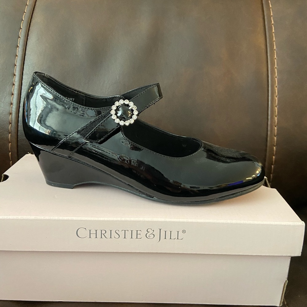 Girls size 4 new in box